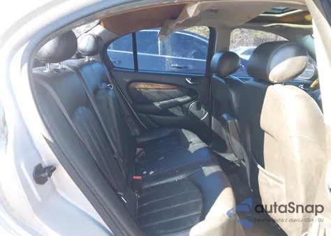 2003 Jaguar X-Type 3.0 z USA, uszkodzony, nr VIN SAJEA51C03WD06680